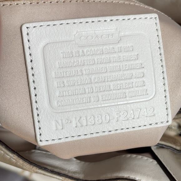 COACH Campbell Signature Hobo Handbag - Picture 4 of 6